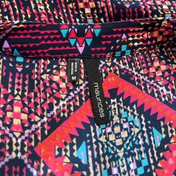 MAURICES, WOMENS AZTEC, MULTICOLOR DESIGN TOP. TIE FRONT WITH LONGER BACK.SIZE M - Picture 9 of 10